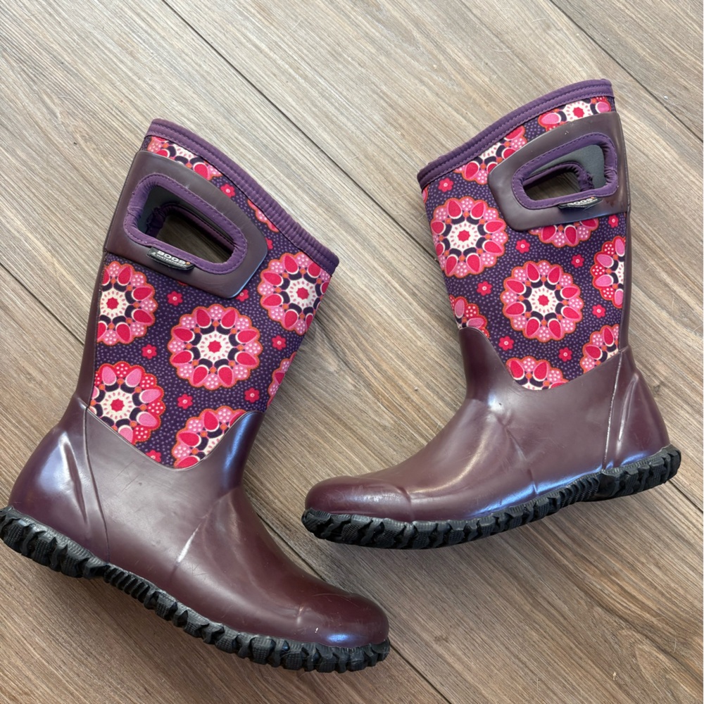 BOGS Youth Size 4 Kaleidoscopic